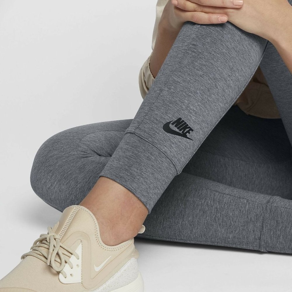 NIKE Sportswear Essential Leggings Gray HW8504 - Picture 1 of 6